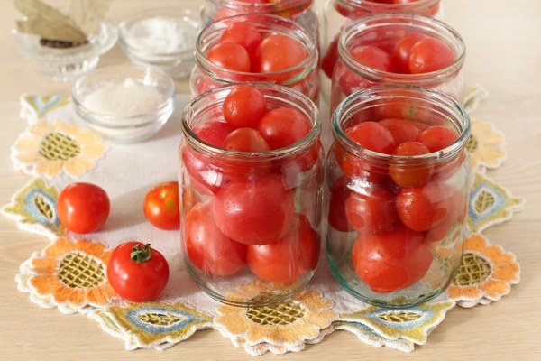 7 recipes for sweet tomatoes without vinegar and sterilization