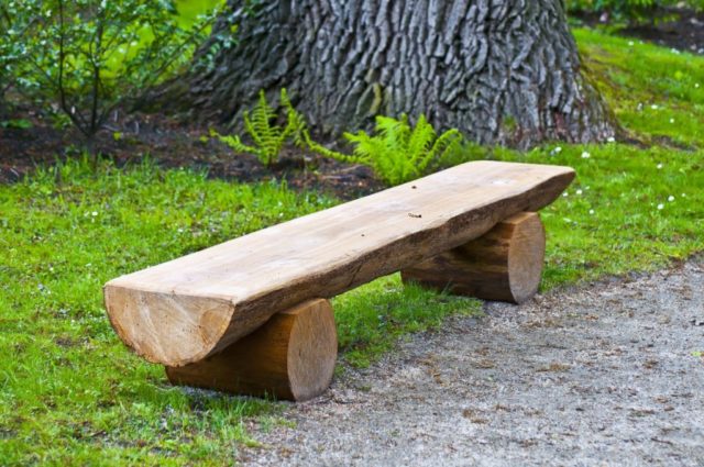 A log bench: how to do it yourself for a summer residence, drawings and photos