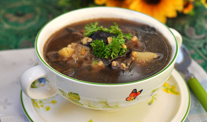 A recipe for mushroom soup made from fresh mushrooms