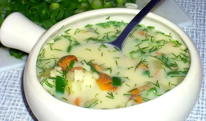 A recipe for mushroom soup made from fresh mushrooms