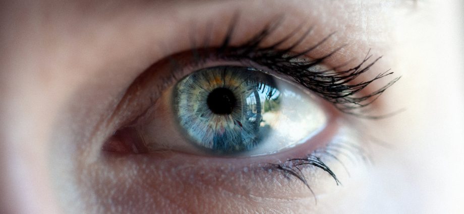 A simple eye test will predict the risk of a heart attack. How it&#8217;s possible? Interesting discovery