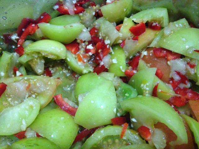 A simple green tomato salad recipe for the winter