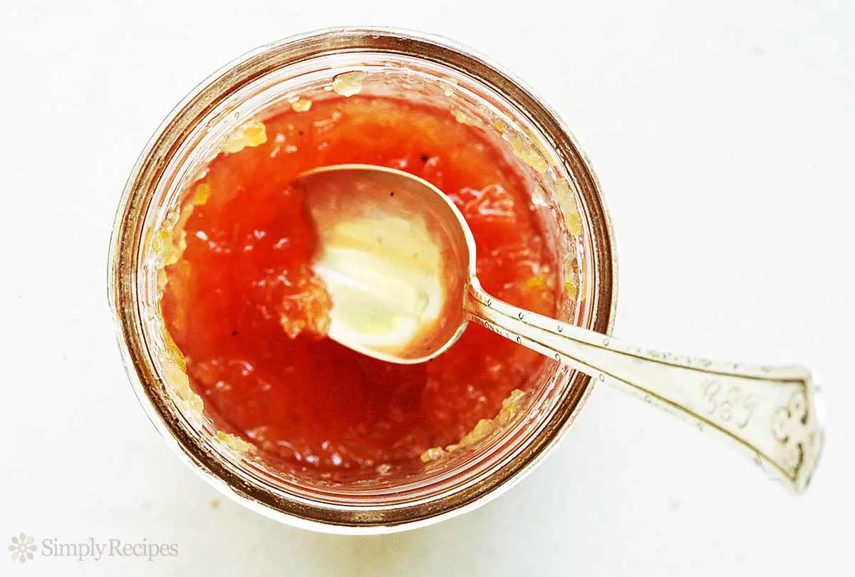 A simple recipe for quince jam