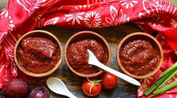 Adjika for the winter: the best recipes for making delicious hot sauces with apples, tomatoes, zucchini, eggplant