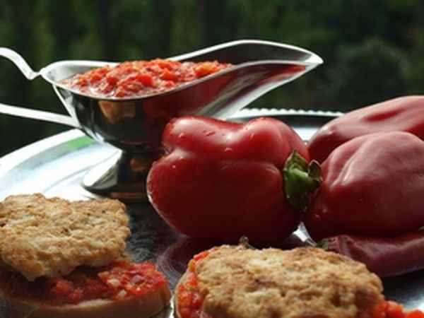 Adjika with tomatoes: a recipe for the winter 