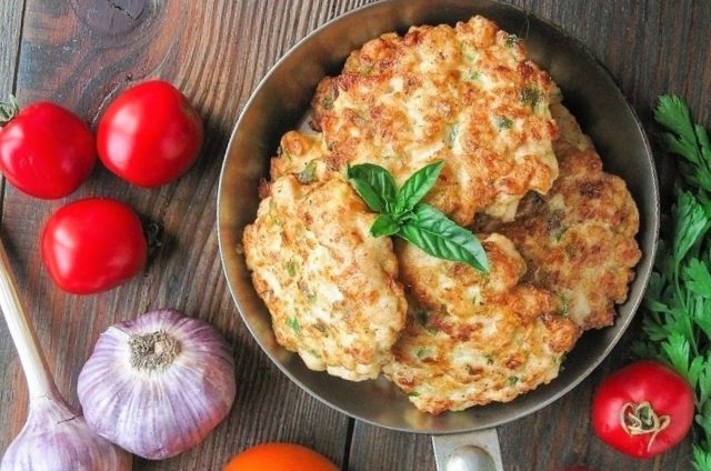 Albanian chicken cutlets: 8 recipes with photos