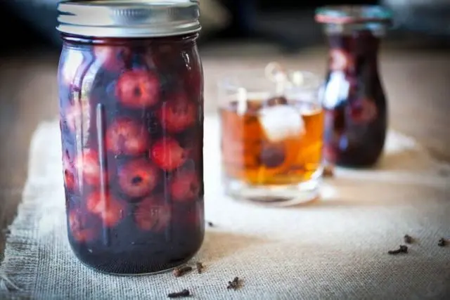 Alcohol tincture of cherries: recipes for fresh, dried, frozen berries, with bones