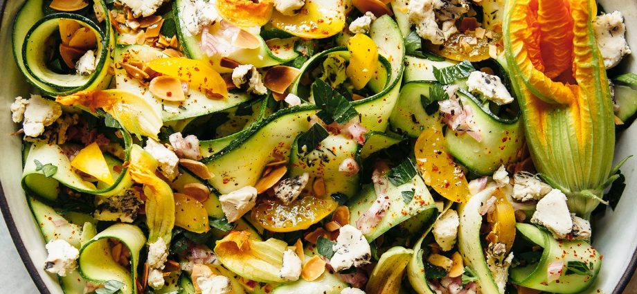 Ankle Bens from zucchini for the winter: step-by-step recipes for making a spicy salad at home