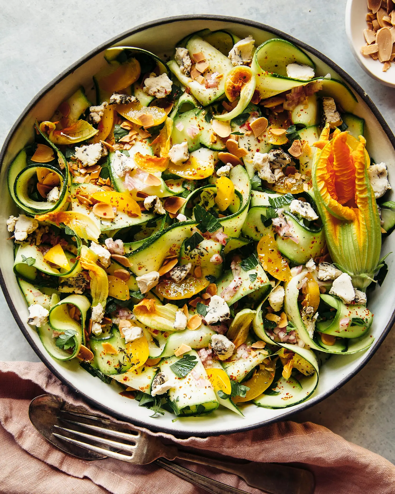 Ankle Bens from zucchini for the winter: step-by-step recipes for making a spicy salad at home