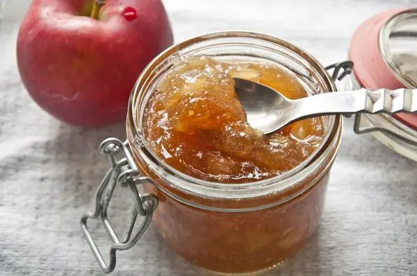 Apple jam: how to cook apple dessert in a slow cooker, bread machine for the winter