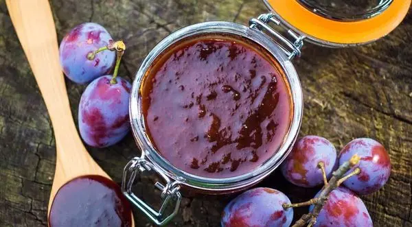 Apple jam: how to cook apple dessert in a slow cooker, bread machine for the winter