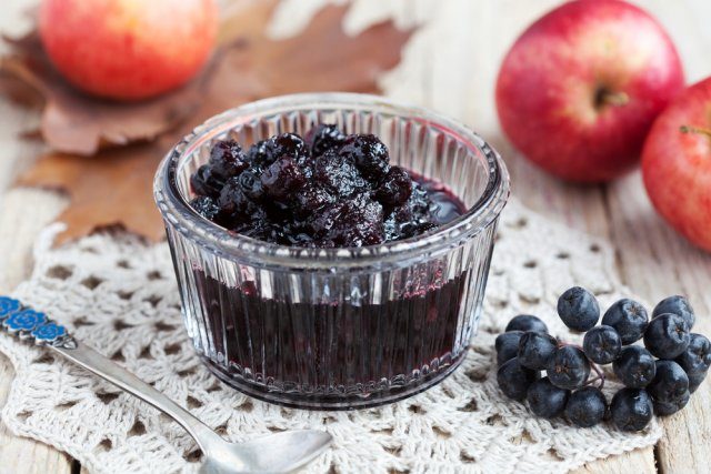 Apple jam with chokeberry: 6 recipes