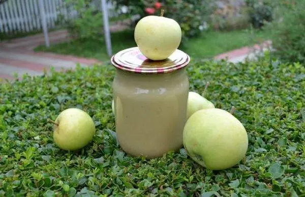 Apple tree White filling (Papirovka)