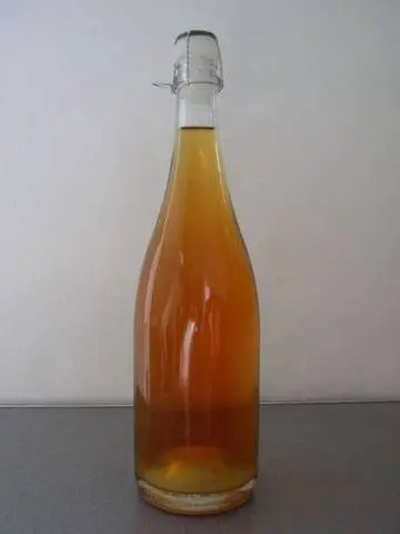 Apple wine at home