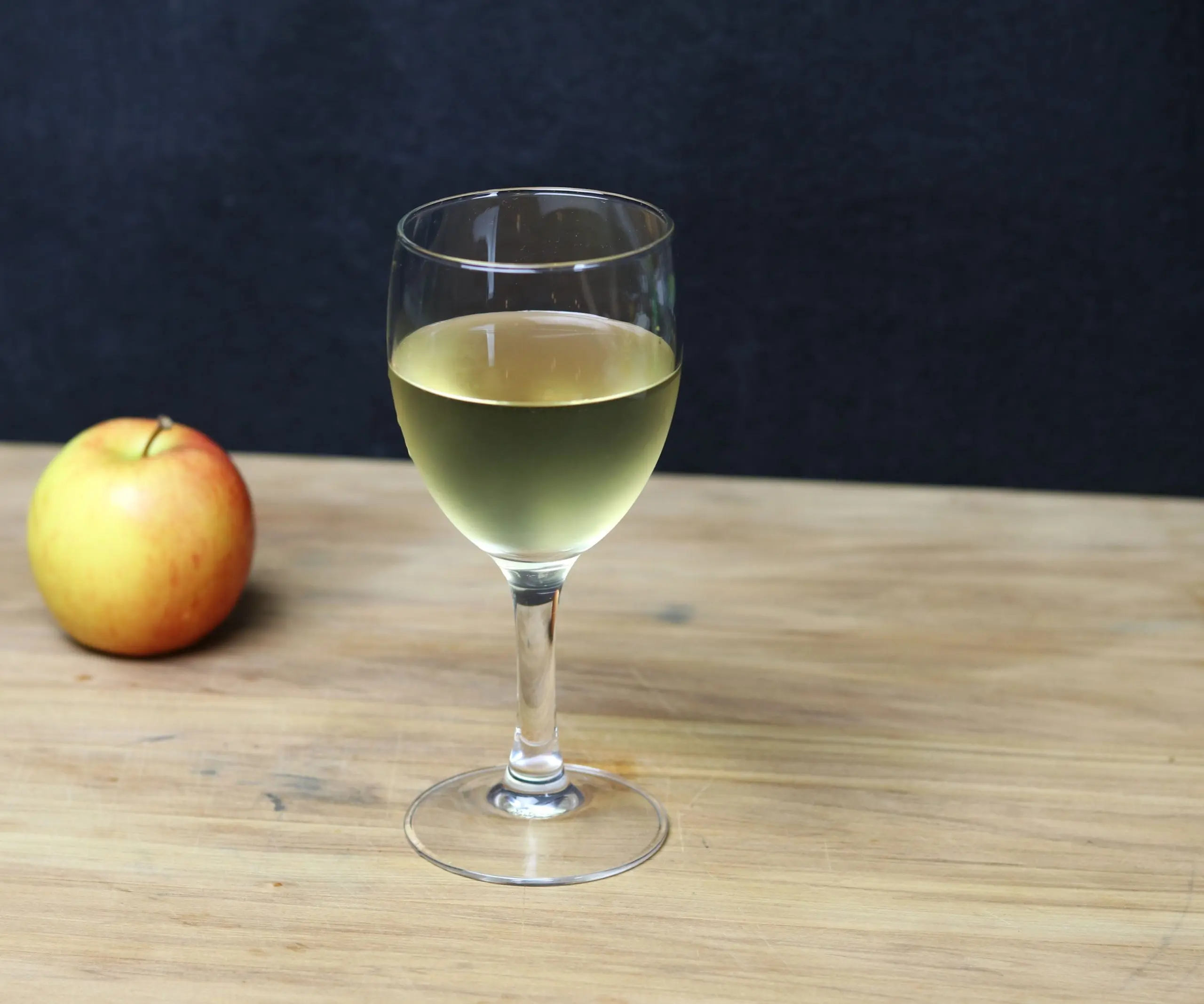 Apple wine at home (step-by-step recipes with photos) + product benefits, tips and rules for storing the drink