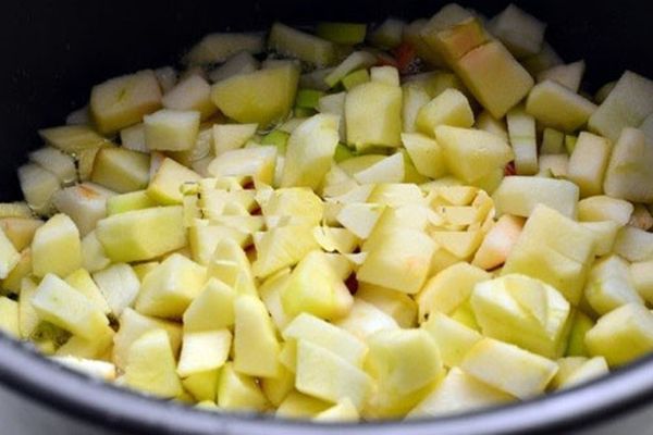 Apples for the winter: delicious recipes for making apple jams, puree, compotes, syrups, marmalade, dried fruit slices