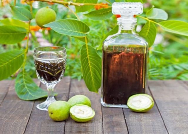 Application of green walnut tincture on vodka, alcohol, kerosene