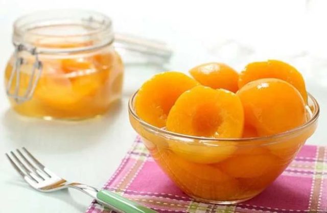 Apricot Honey: description, photo, characteristics, planting and care