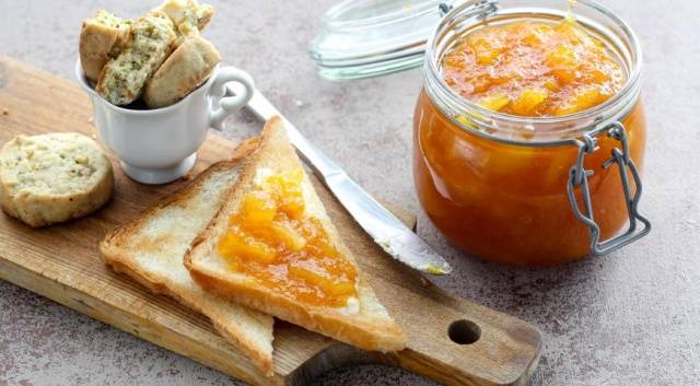 Apricot jam: 17 delicious recipes