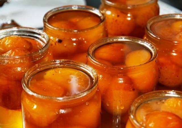 Apricot jam: 17 delicious recipes