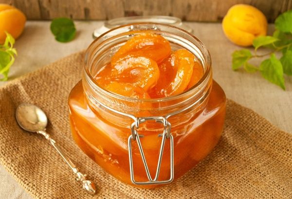 Apricot jam: recipes for making fruit slices, with and without seeds, in a slow cooker for the winter