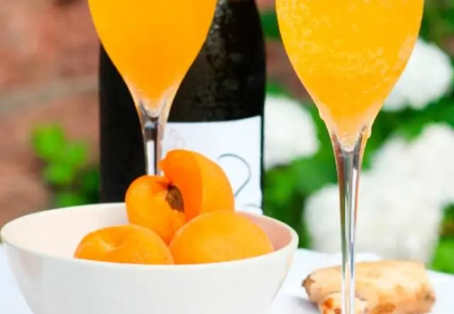 Apricot wine at home 