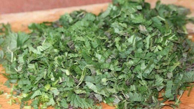 Armenian nettle porridge