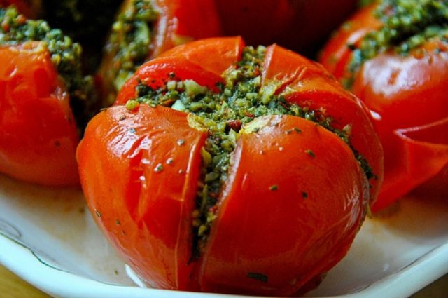 Armenian stuffed tomatoes