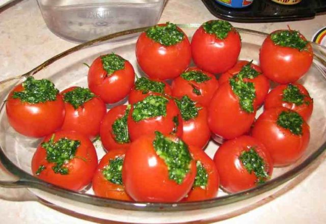 Armenian stuffed tomatoes