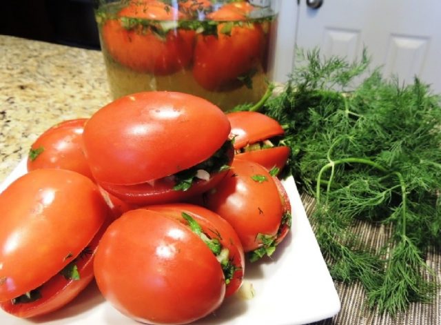 Armenian stuffed tomatoes