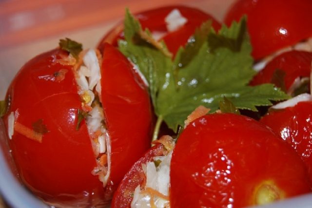 Armenian stuffed tomatoes