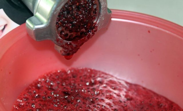 Aronia jam: recipes through a meat grinder