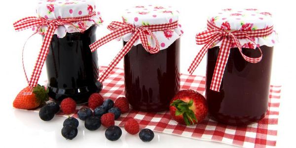 Assorted compote: how to make a drink from fresh berries or frozen fruits according to proven recipes