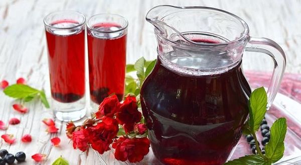 Assorted compote: how to make a drink from fresh berries or frozen fruits according to proven recipes