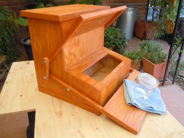 Automatic feeder for chickens own hands 