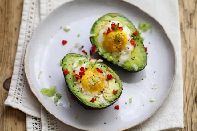 Avocado Haas: how it differs from the usual, benefits, how to eat