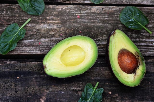 Avocado pit: edible or not, can it be used