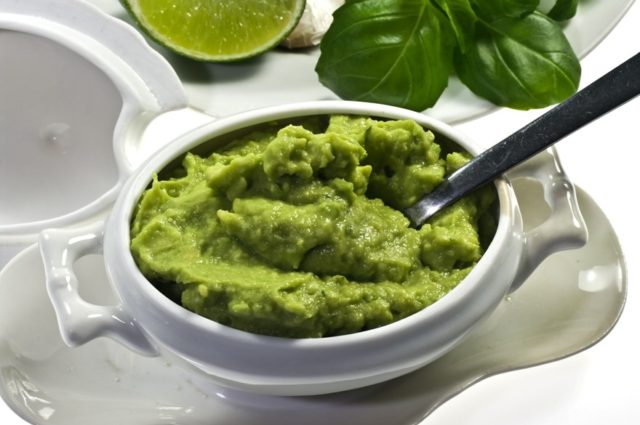 Avocado Sauce: Guacamole Recipe with Photo