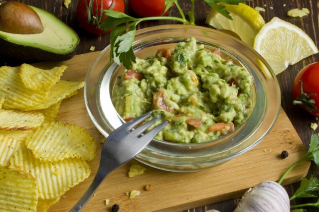 Avocado Sauce: Guacamole Recipe with Photo