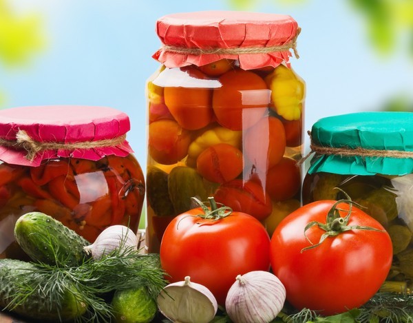 Awesome tomatoes in jelly for the winter