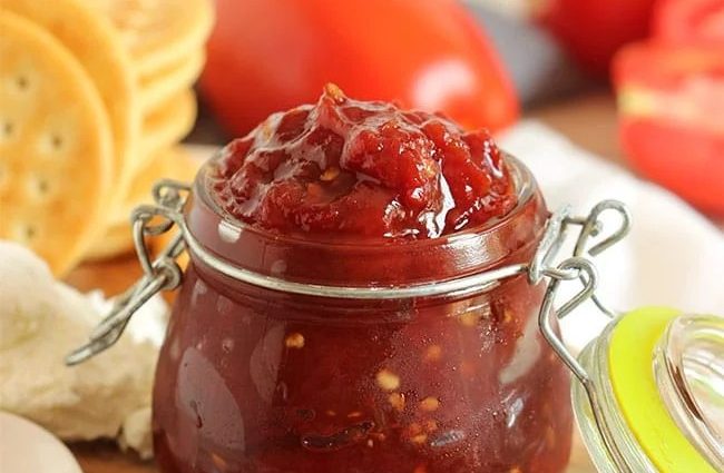 Awesome tomatoes in jelly for the winter