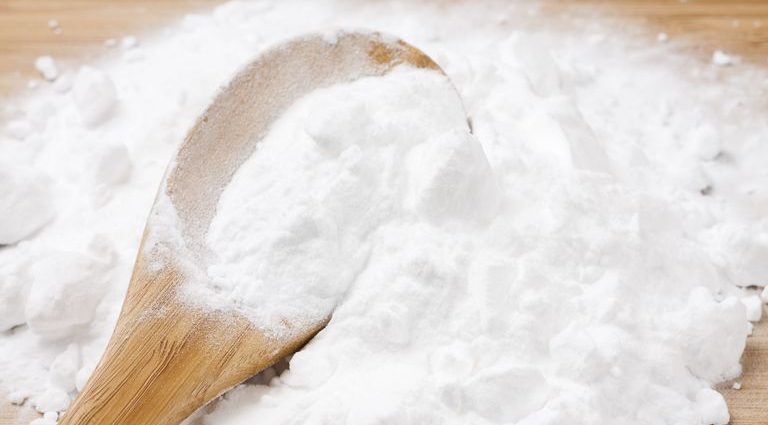 Baking soda and its numerous applications in the food industry, medicine and cosmetics