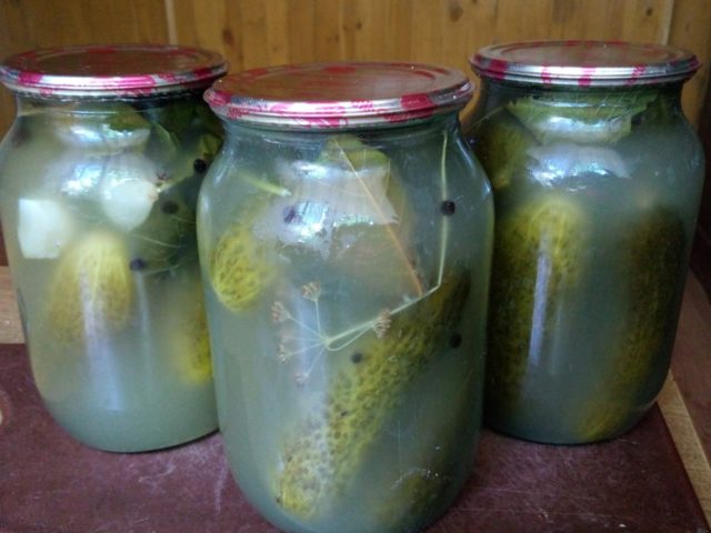 Barrel cucumbers in a jar for the winter at home: step by step recipes, video