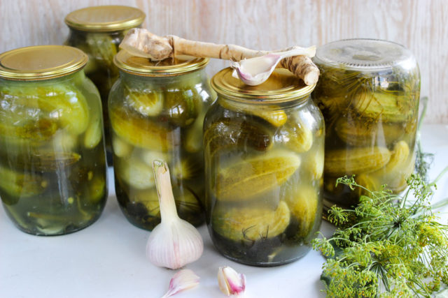 Barrel cucumbers in a jar for the winter at home: step by step recipes, video