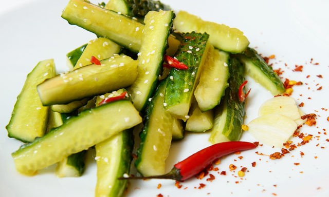 Beaten cucumbers: Chinese salad recipes