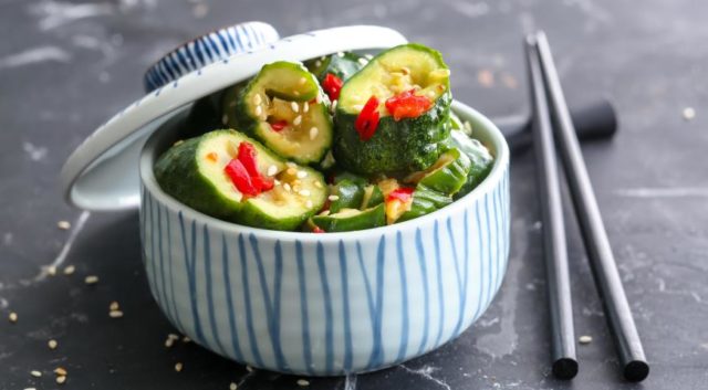 Beaten cucumbers: Chinese salad recipes