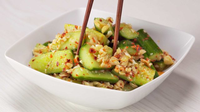 Beaten cucumbers: Chinese salad recipes