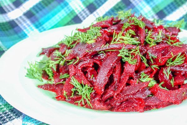 Beet marinade for the winter: delicious recipes