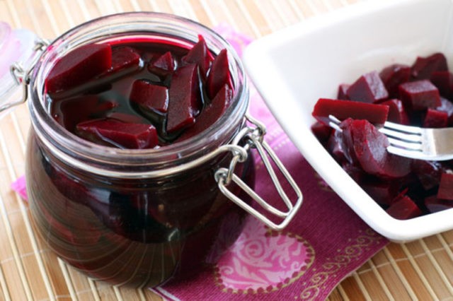 Beet marinade for the winter: delicious recipes