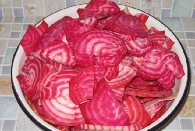 Beetroot Borschevaya: characteristics, description of the variety, benefits and harms